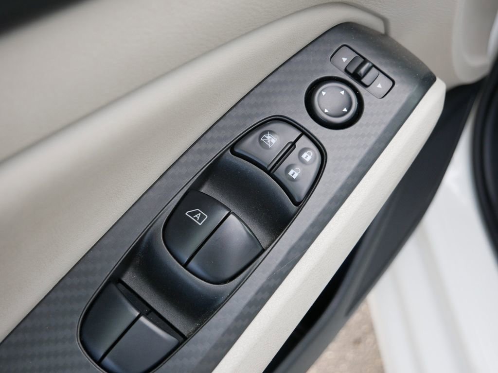 Used 2024 Nissan Altima 2.5 SV AWD/4WD image 20