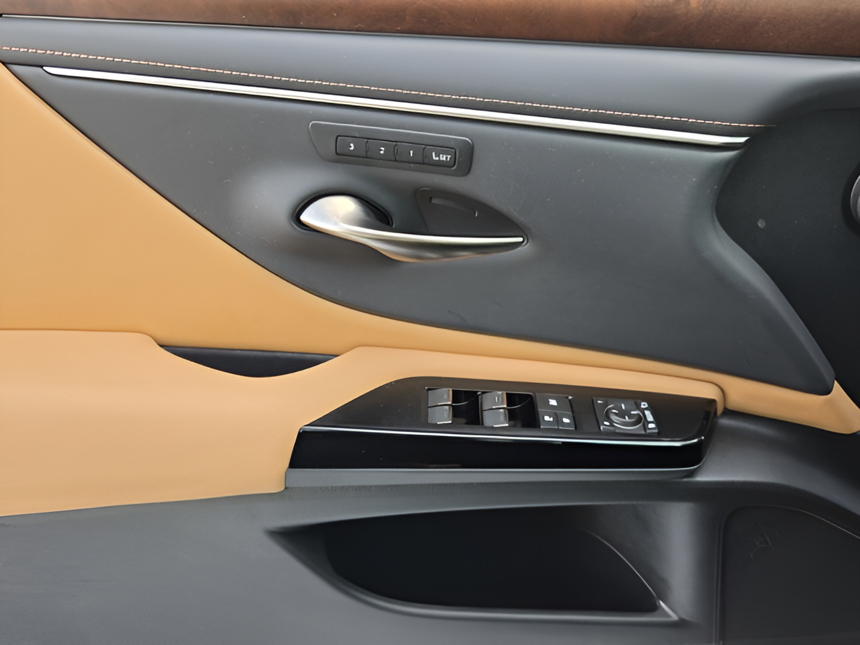 Certified 2023 Lexus ES 300h Ultra Luxury w/ Accessory Package (Z2) FWD image 31