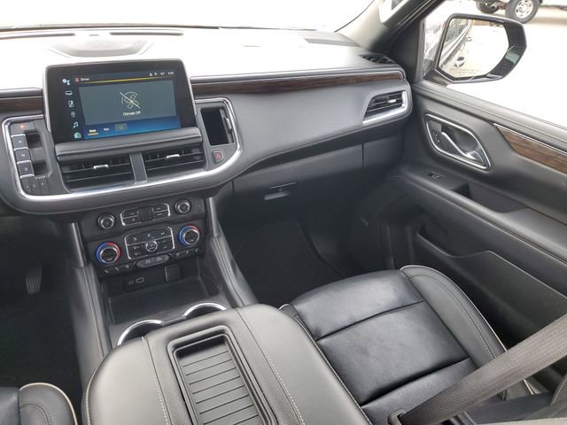 Used 2024 Chevrolet Suburban Premier AWD/4WD image 17