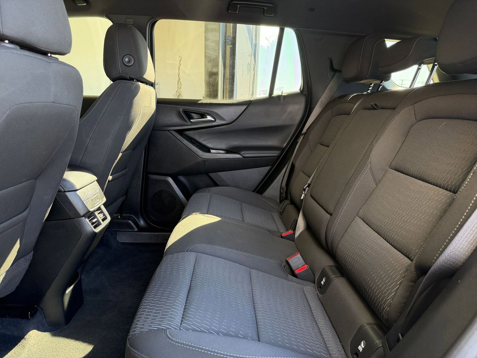 Used 2025 Chevrolet Equinox LT image 24