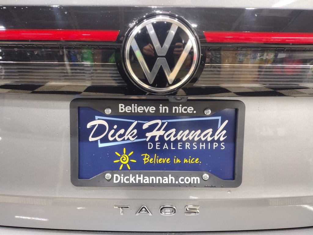 Used 2025 Volkswagen Taos SE image 16