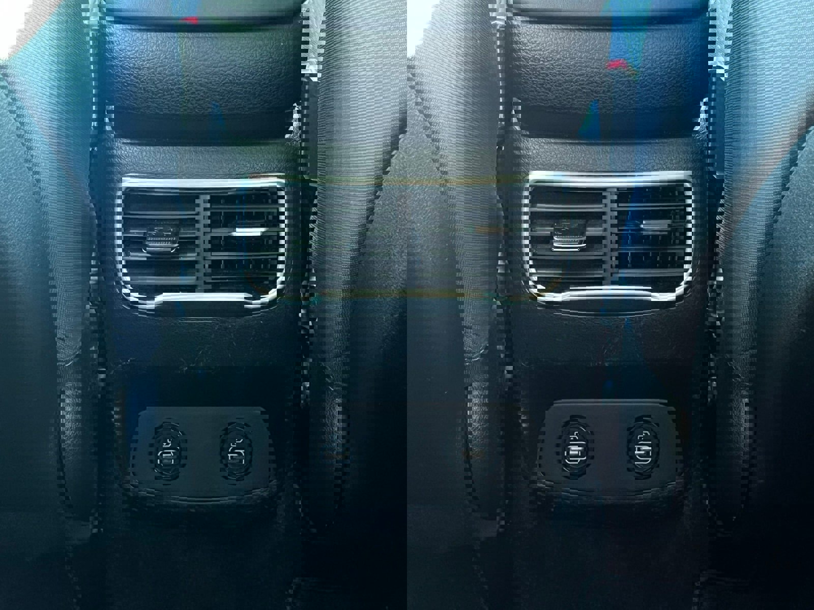 Used 2021 Hyundai Santa Fe SEL w/ Convenience Package image 16