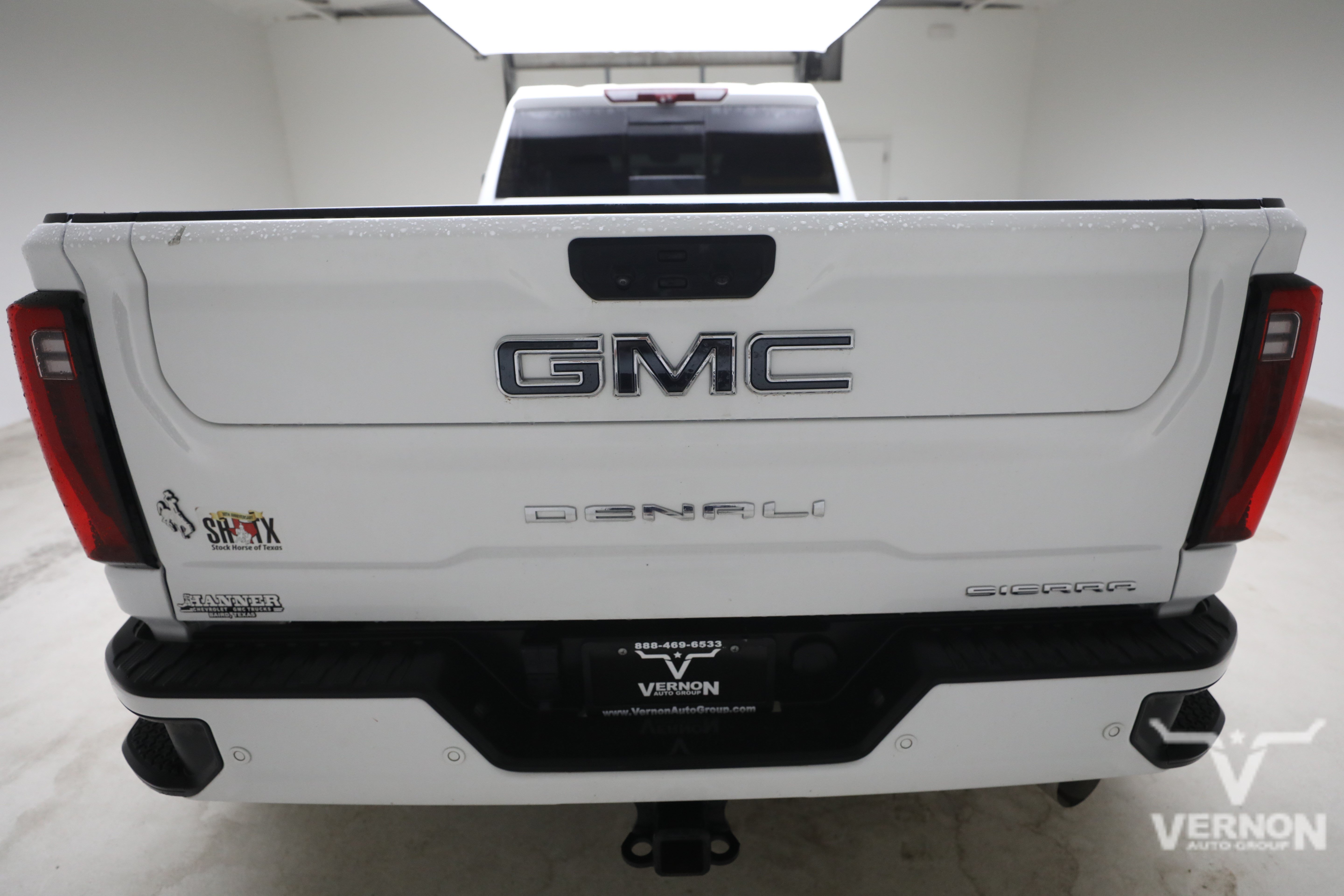 Used 2024 GMC Sierra 3500 Denali Ultimate AWD/4WD image 3