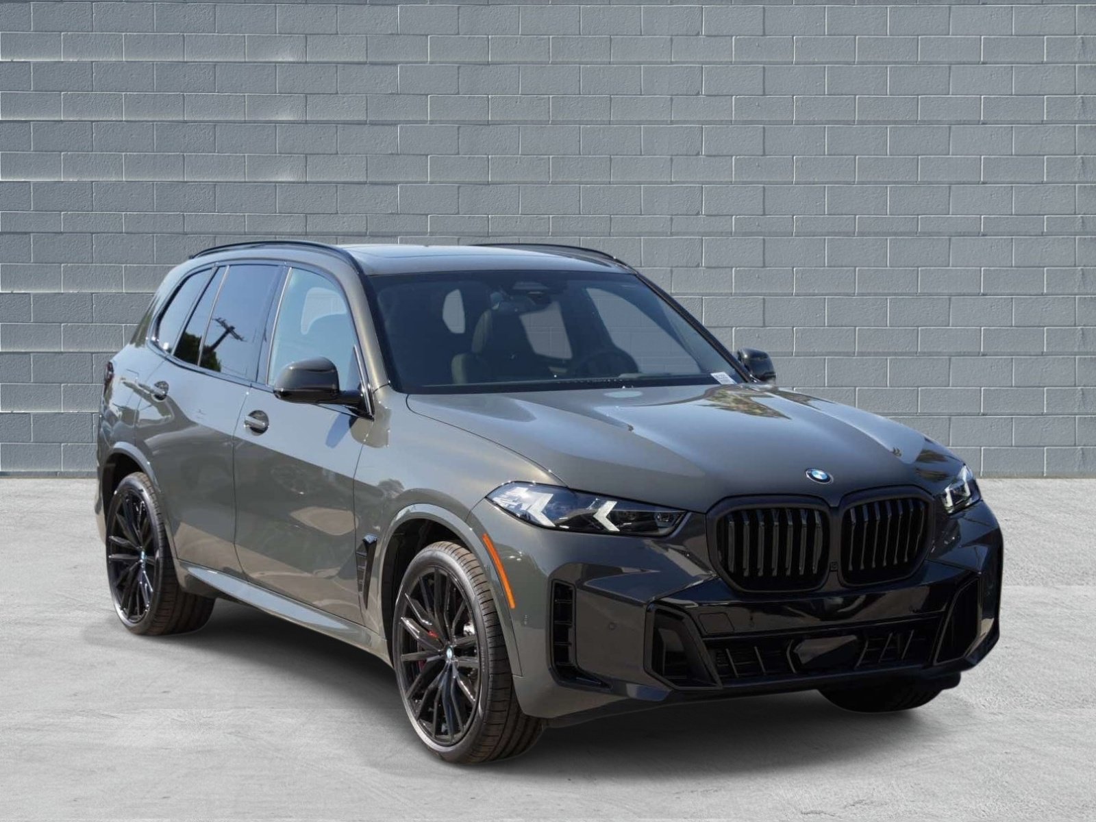New 2026 BMW X5 xDrive40i w/ M Sport Package