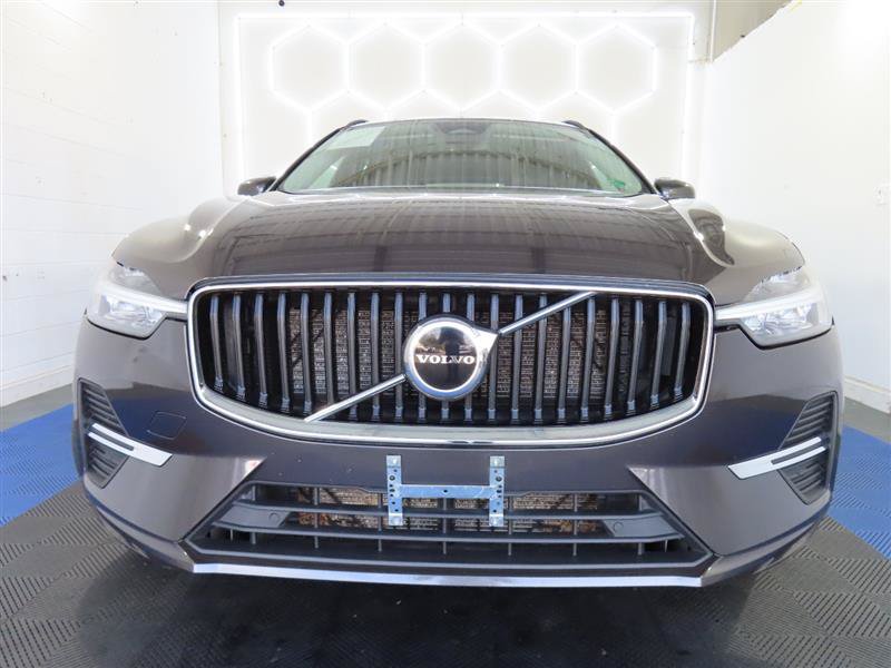 Used 2023 Volvo XC60 B5 Core AWD/4WD image 2