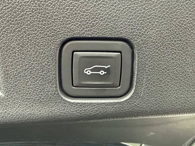 Used 2025 GMC Acadia Elevation FWD image 32