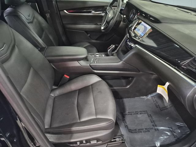 Certified 2025 Cadillac XT6 Premium Luxury w/ LPO, Floor Liner Package AWD/4WD image 33