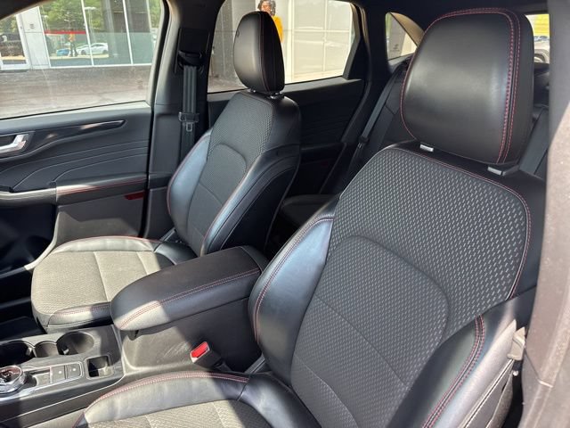 Used 2024 Ford Escape ST-Line w/ Tech Pack #1 AWD/4WD image 19