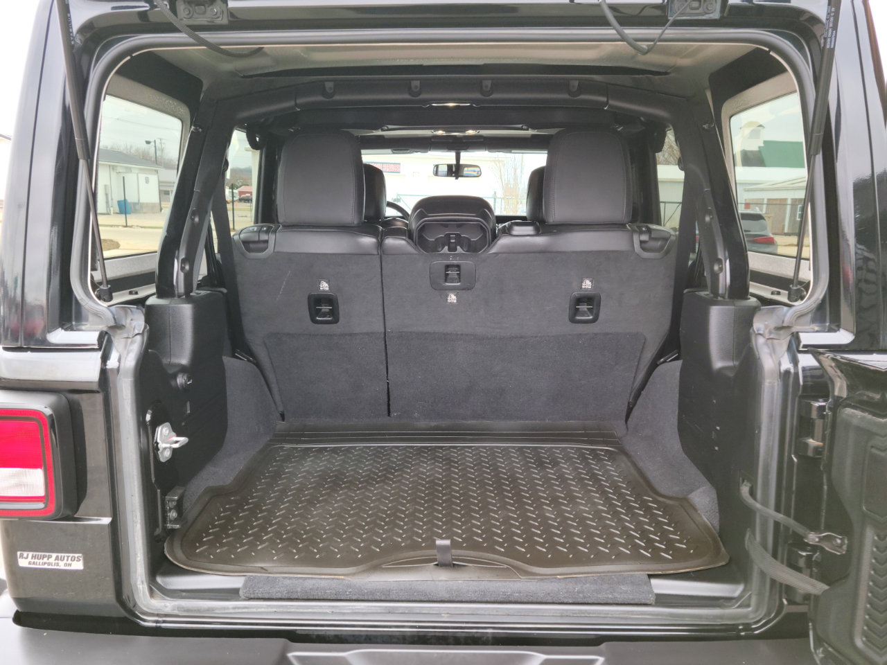 Used 2021 Jeep Wrangler Unlimited Sahara image 18