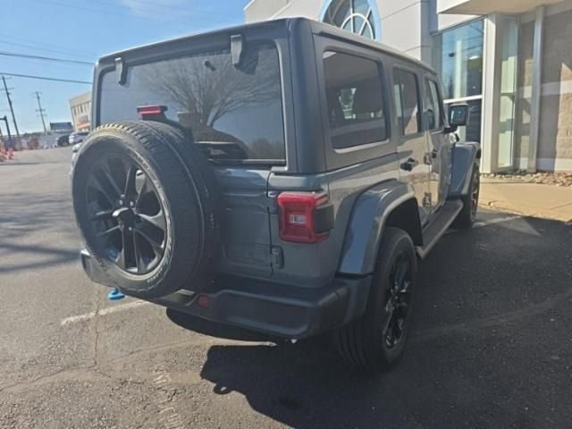 Used 2023 Jeep Wrangler Unlimited Sahara w/ Cold Weather Group AWD/4WD image 9