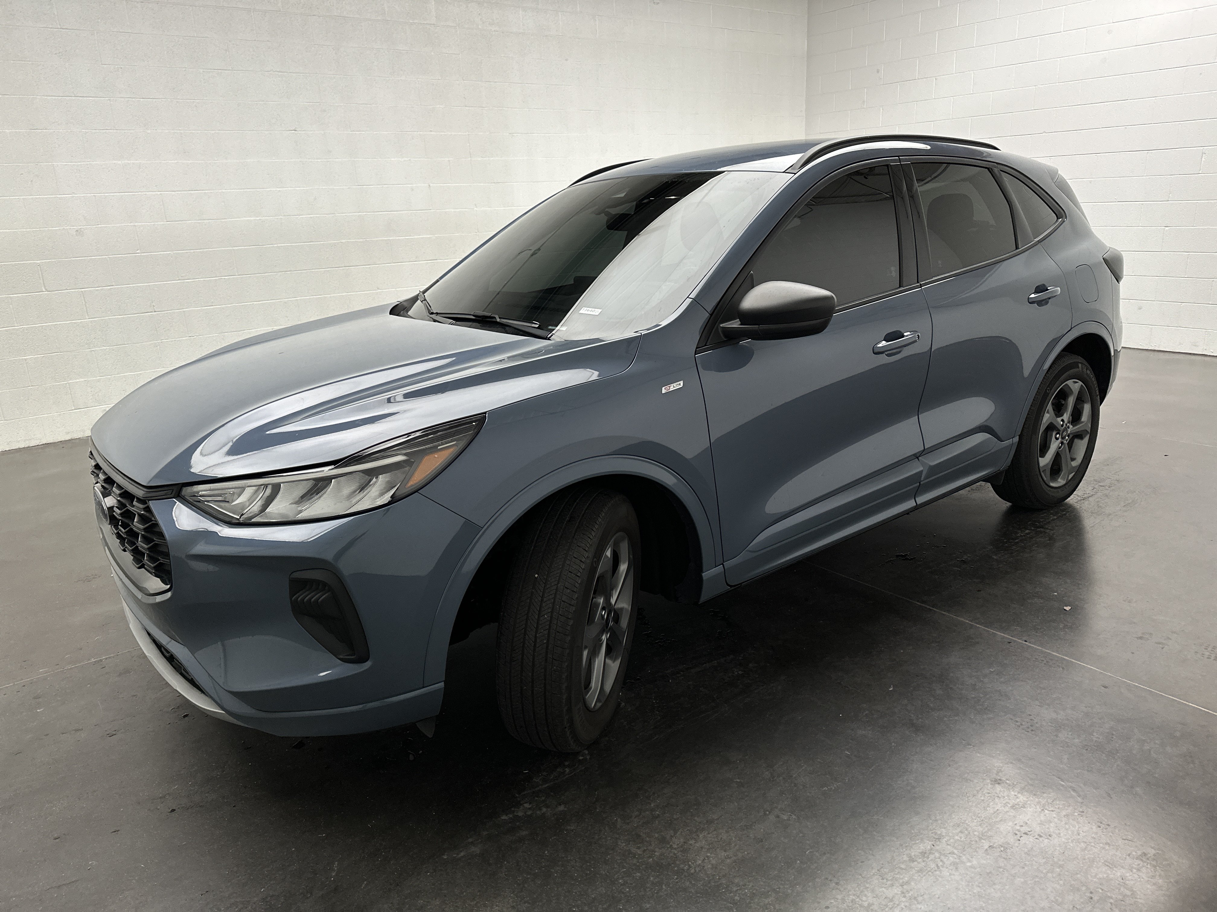 Used 2023 Ford Escape ST-Line w/ Tech Pack #1 AWD/4WD image 4