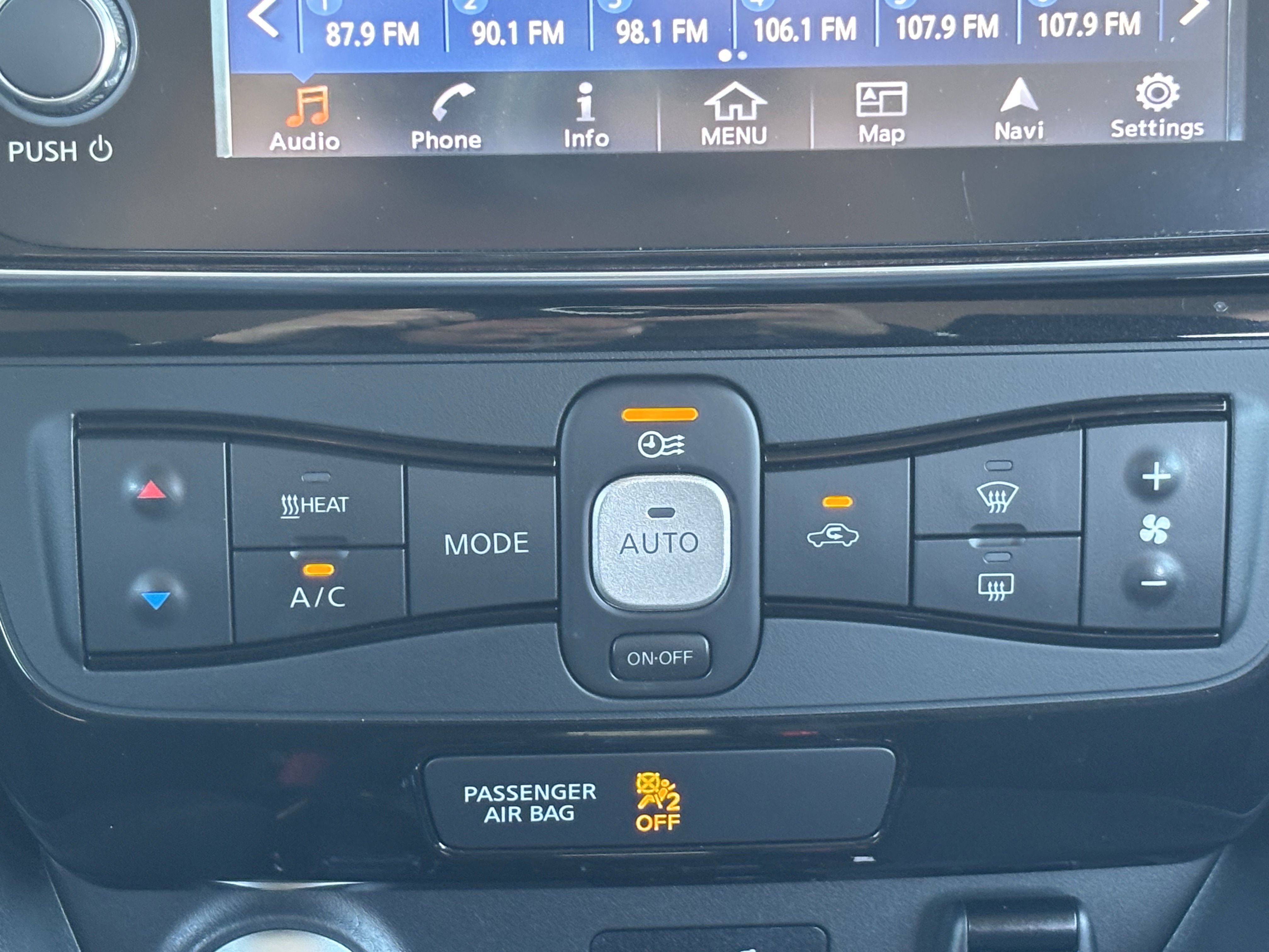 Used 2019 Nissan Leaf SV w/ Protection Package image 20