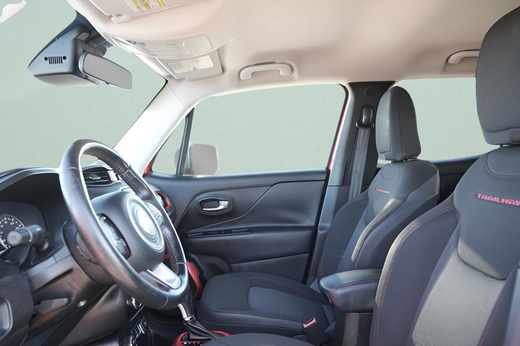 Used 2015 Jeep Renegade Trailhawk AWD/4WD image 23