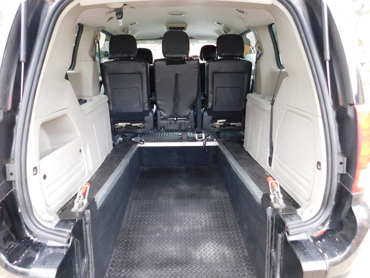 Used 2016 Dodge Grand Caravan SE w/ Quick Order Package 29E SE image 5