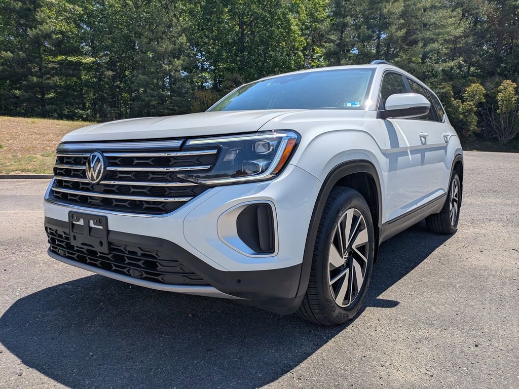 Used 2024 Volkswagen Atlas SE w/ Panoramic Sunroof Package AWD/4WD image 8