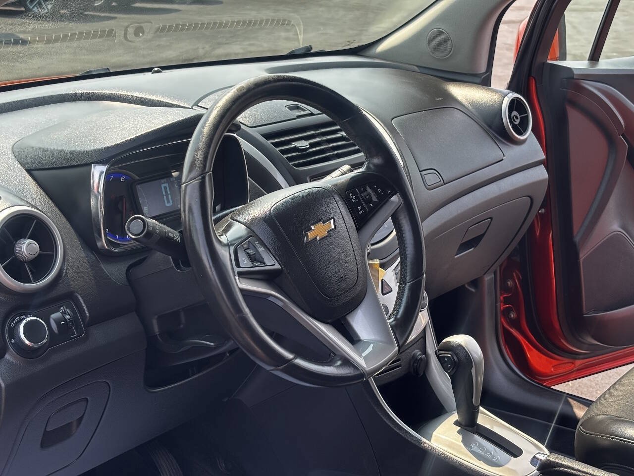 Used 2016 Chevrolet Trax LT w/ LT Convenience Package FWD image 11