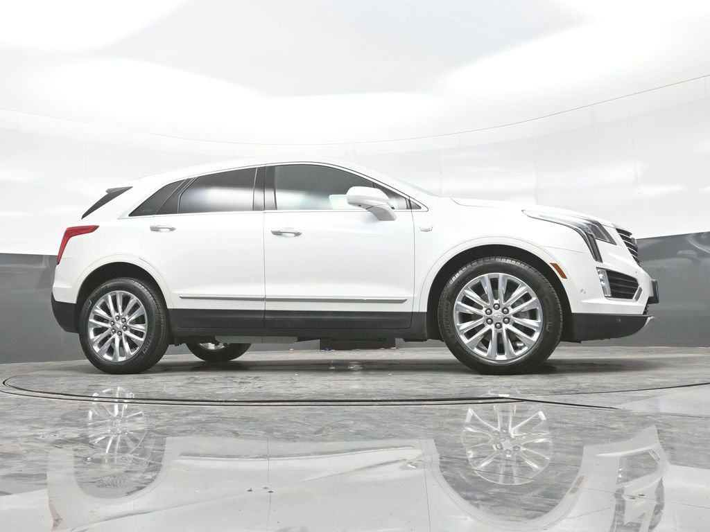 Used 2017 Cadillac XT5 Platinum w/ Driver Assist Package image 25