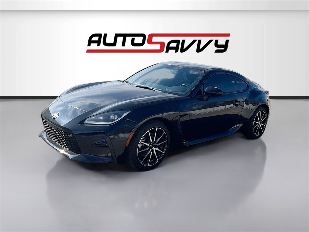 Used 2024 Toyota GR86 Base image 3
