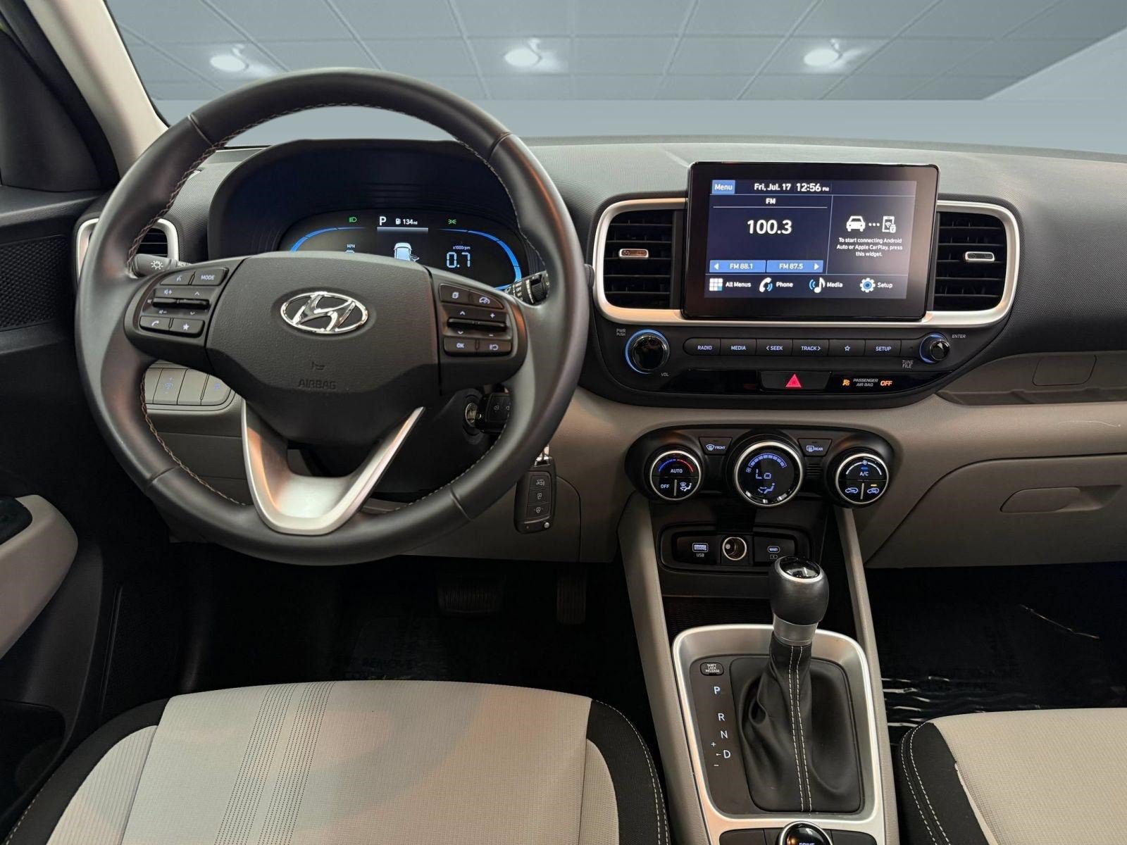 Used 2023 Hyundai Venue SEL FWD image 30