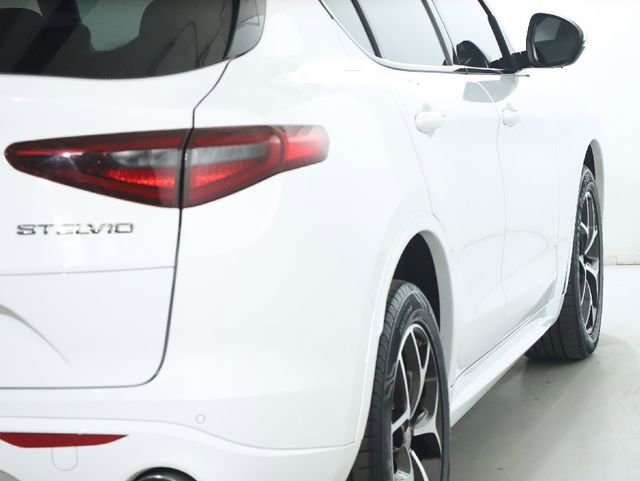 Used 2020 Alfa Romeo Stelvio Ti Sport w/ Quick Order Package 22S Sport image 16