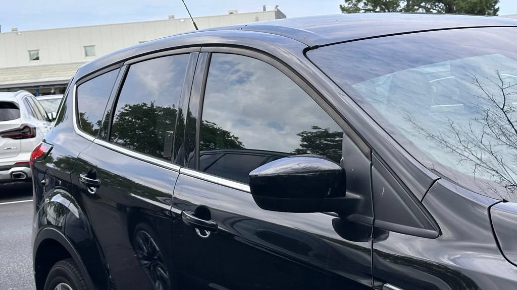 Used 2019 Ford Escape SE FWD image 3