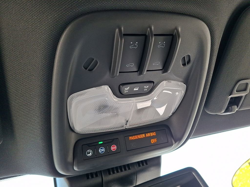 Used 2025 Chevrolet Colorado ZR2 w/ Midnight Edition image 27