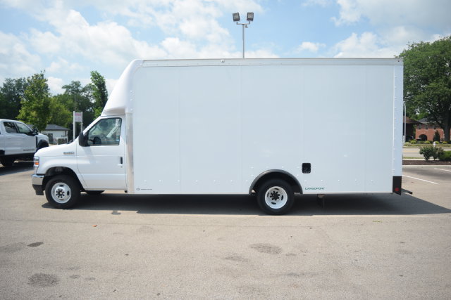 New 2027 Ford E-450 and Econoline 450 Super Duty w/ Power Equipment Group RWD image 17