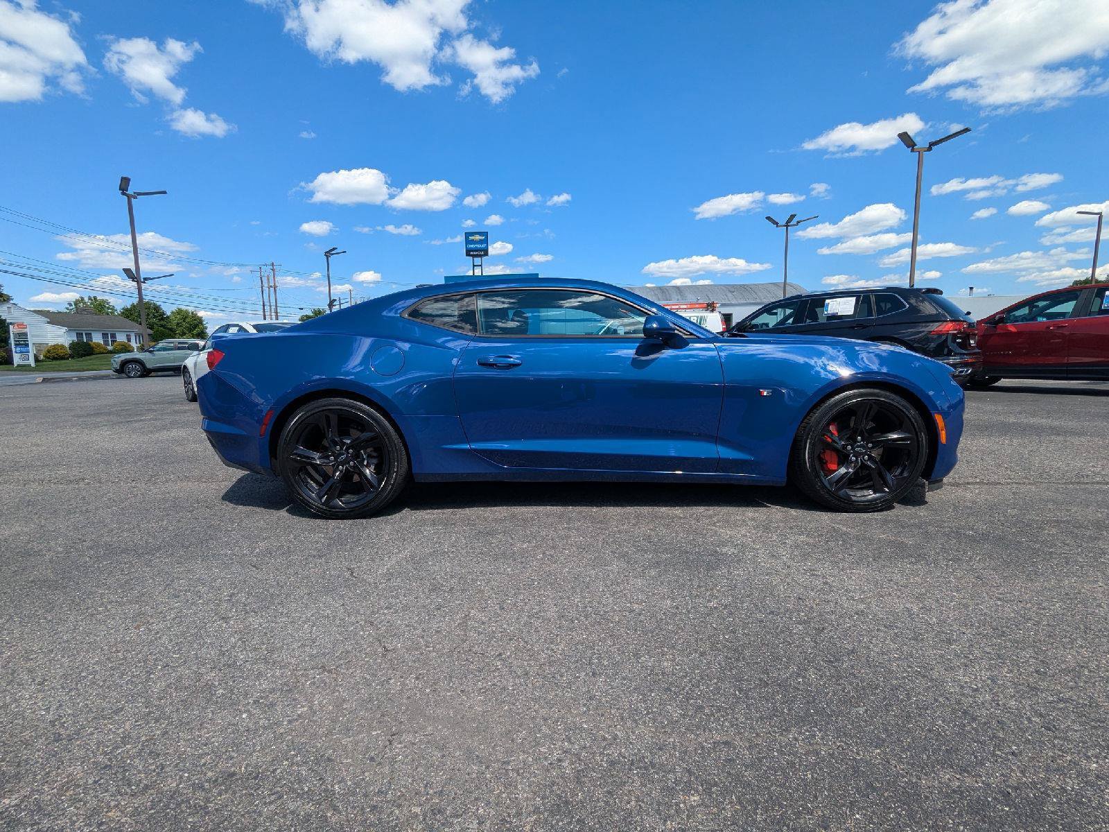 Used 2023 Chevrolet Camaro LT w/ Technology Package RWD image 8