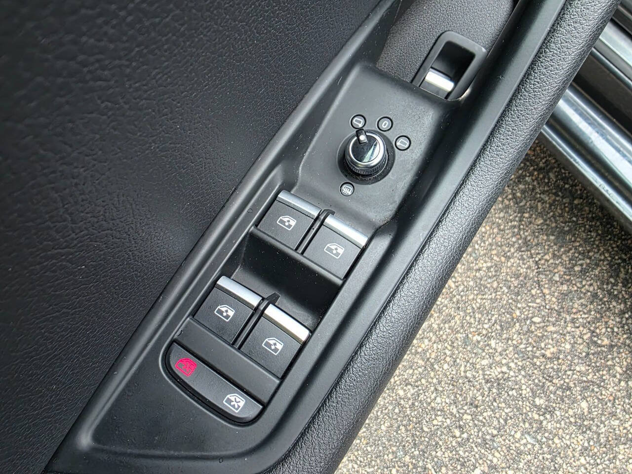 Used 2017 Audi A4 2.0T Premium w/ Audi MMI Navigation Plus FWD image 11