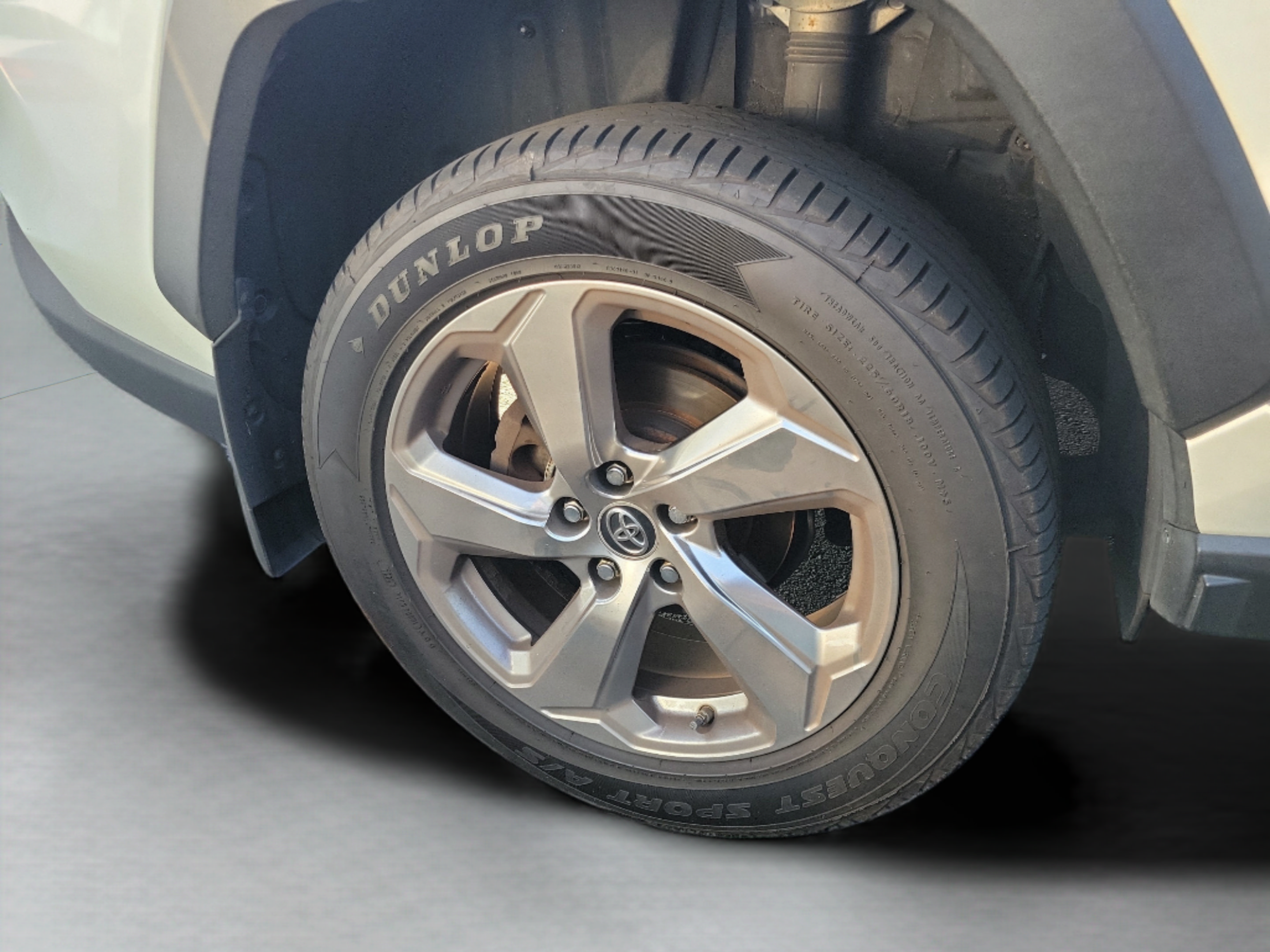 Used 2019 Toyota RAV4 Limited w/ Limited Grade Weather Package AWD/4WD image 17