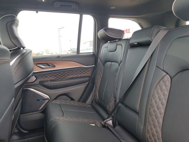 New 2026 Jeep Grand Cherokee Summit w/ Obsidian Package image 24