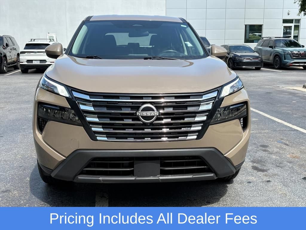 Used 2025 Nissan Rogue SV AWD/4WD image 4
