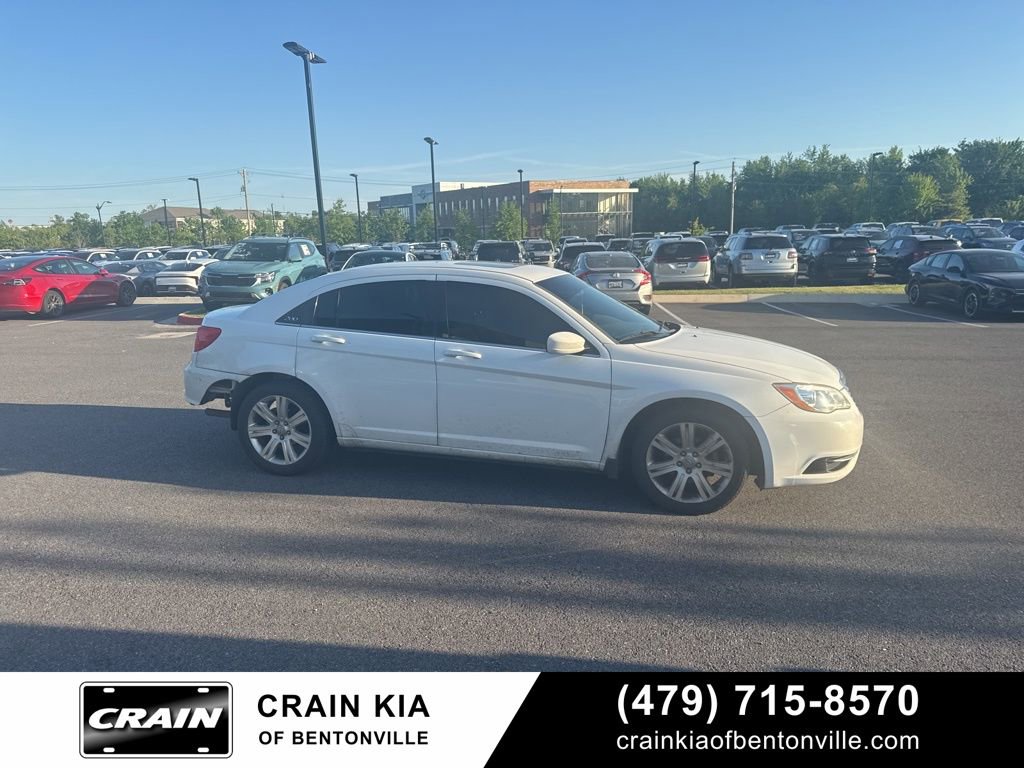 Used 2013 Chrysler 200 Touring FWD image 16