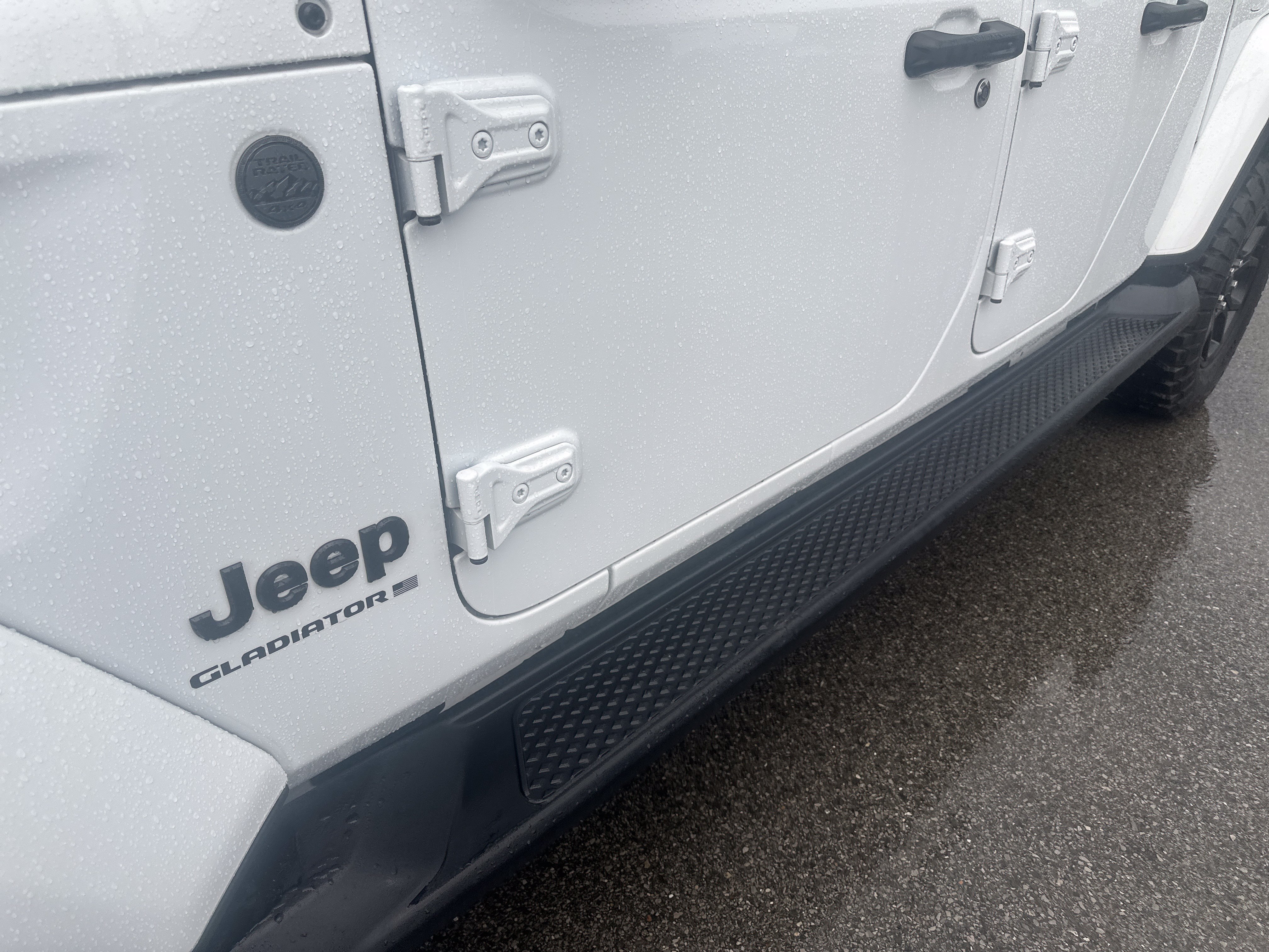 Used 2025 Jeep Gladiator Sport AWD/4WD image 15
