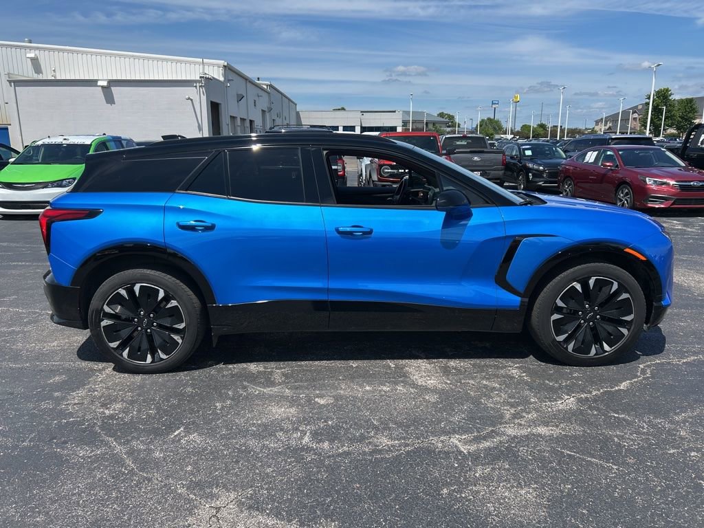 Used 2025 Chevrolet Blazer EV RS FWD image 5