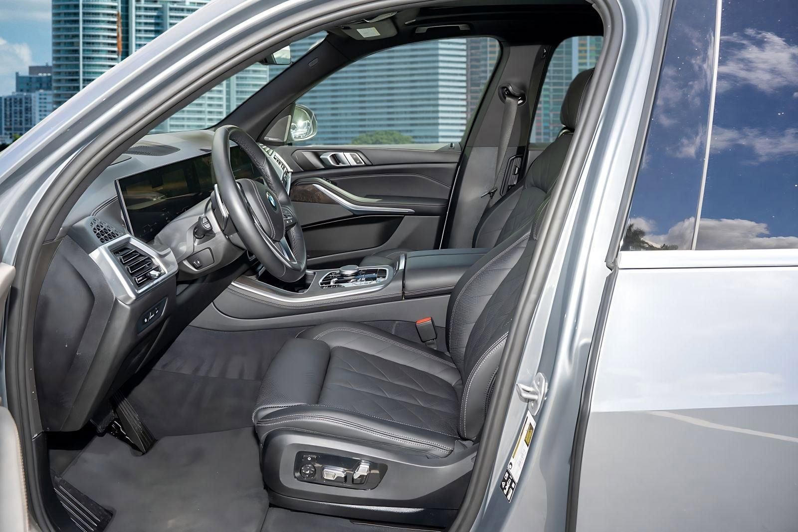 Used 2025 BMW X5 xDrive40i image 16