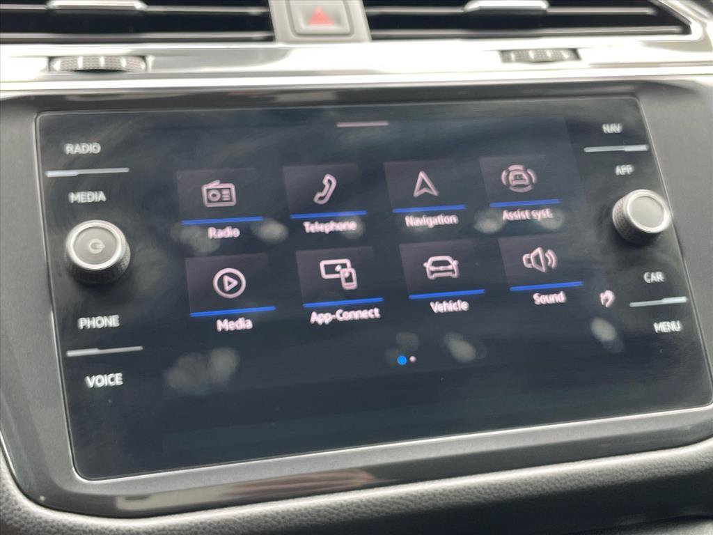 Used 2021 Volkswagen Tiguan SEL w/ 2-Row Tiguan MDO Package AWD/4WD image 17