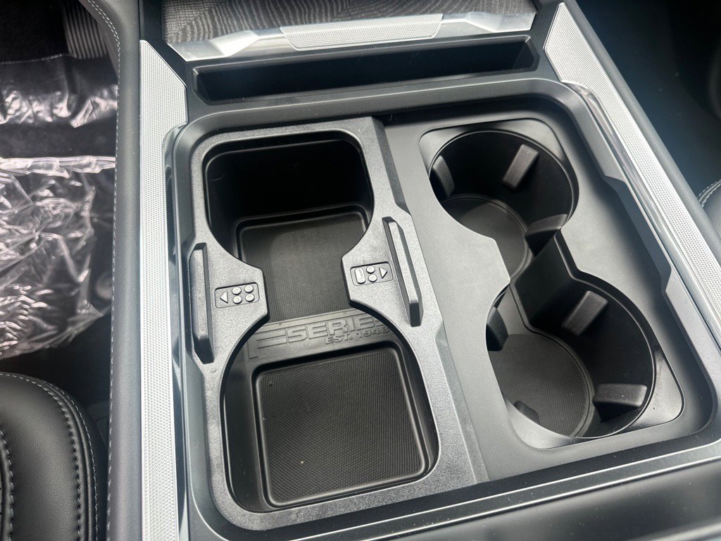 New 2025 Ford F250 Platinum image 38