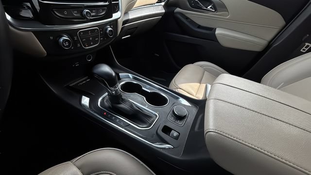 Used 2022 Chevrolet Traverse Premier FWD image 14