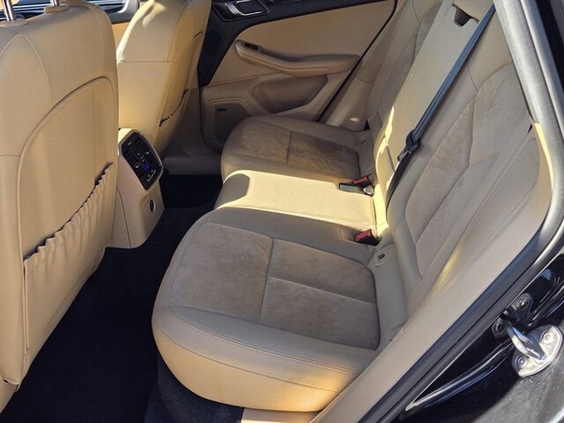 Used 2018 Porsche Macan Sport Edition image 8