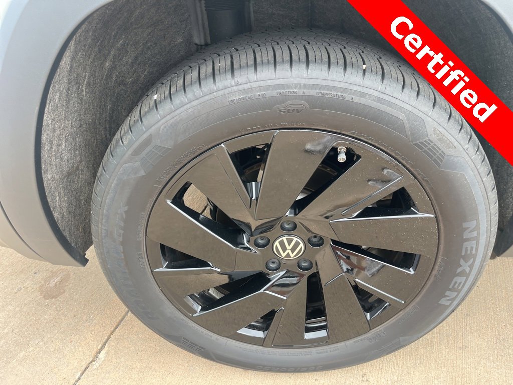 Used 2025 Volkswagen Atlas SE image 19