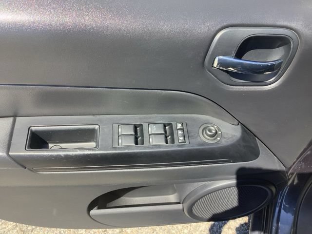 Used 2014 Jeep Patriot High Altitude FWD image 10