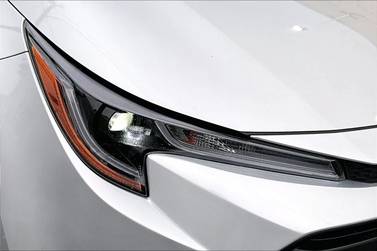 Certified 2025 Toyota Corolla LE FWD image 28