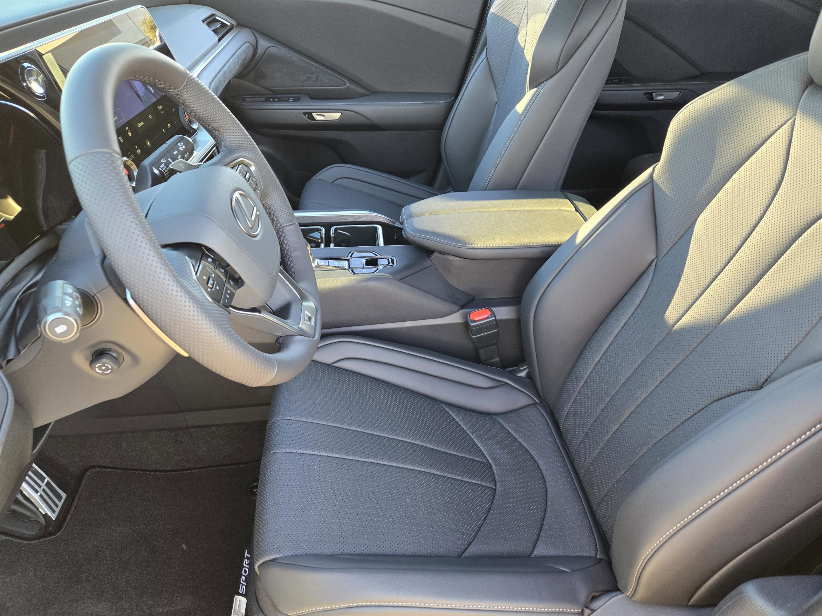New 2026 Lexus TX 500h AWD image 8