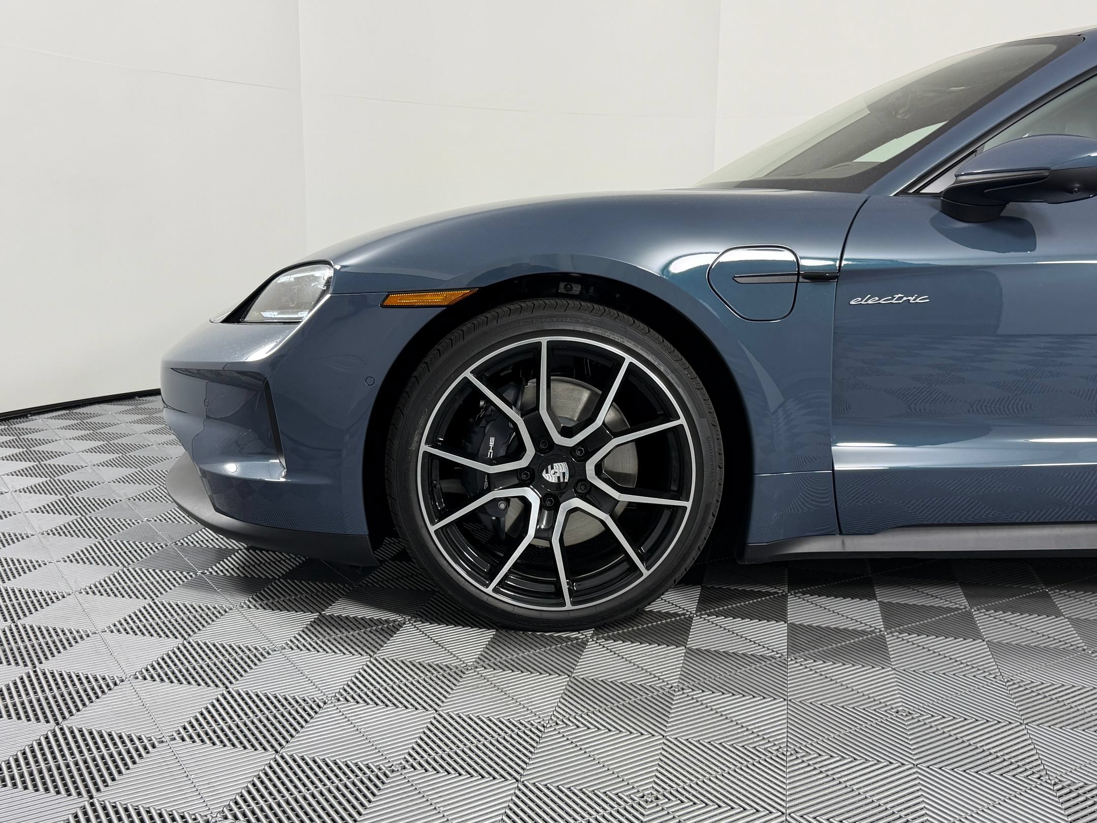 Certified 2026 Porsche Taycan AWD/4WD image 12