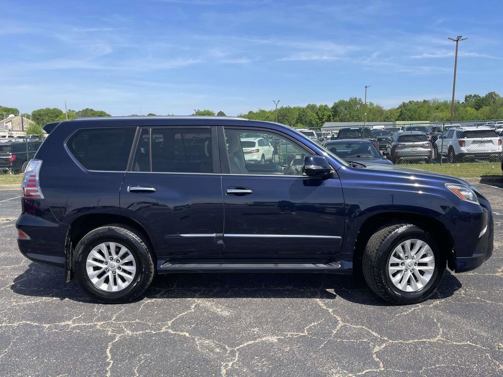 Used 2019 Lexus GX 460 Premium w/ Premium Package image 2