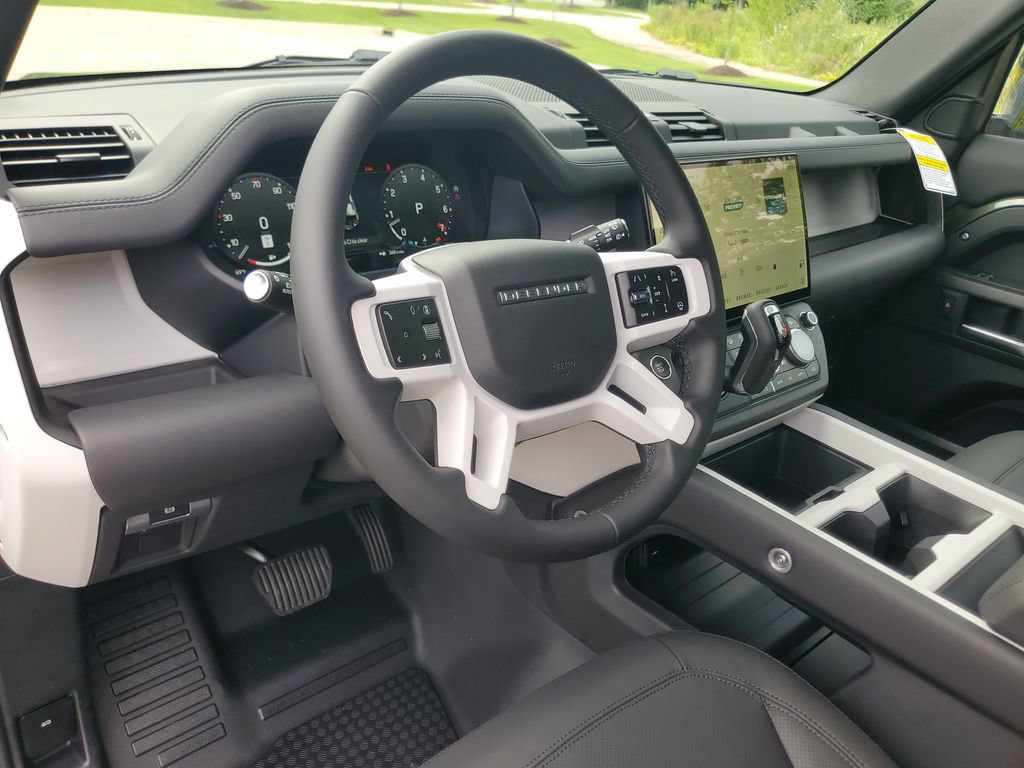 New 2026 Land Rover Defender 110 X-Dynamic SE AWD/4WD image 13