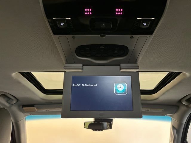 Used 2018 Chevrolet Tahoe Premier AWD/4WD image 32