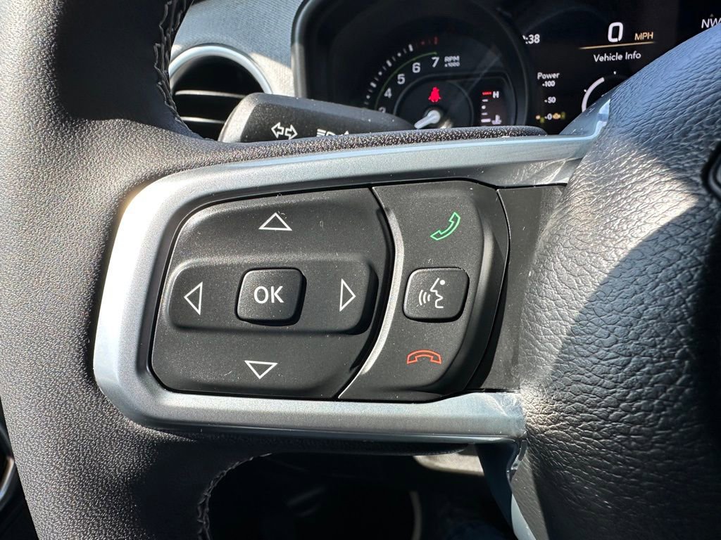 Used 2025 Jeep Wrangler Unlimited Sahara AWD/4WD image 25