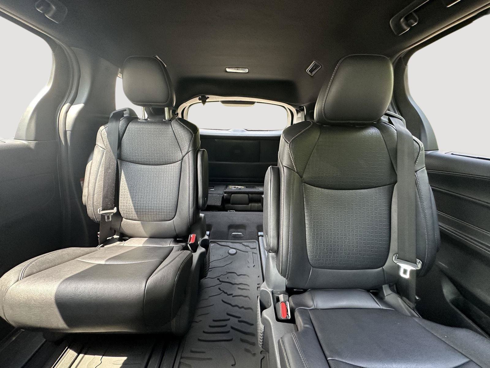 Certified 2025 Toyota Sienna XLE Woodland Edition AWD/4WD image 13